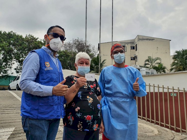 Estrategia de ¨Vacunación en casa¨ llegó a unidades residenciales del sur de Cali